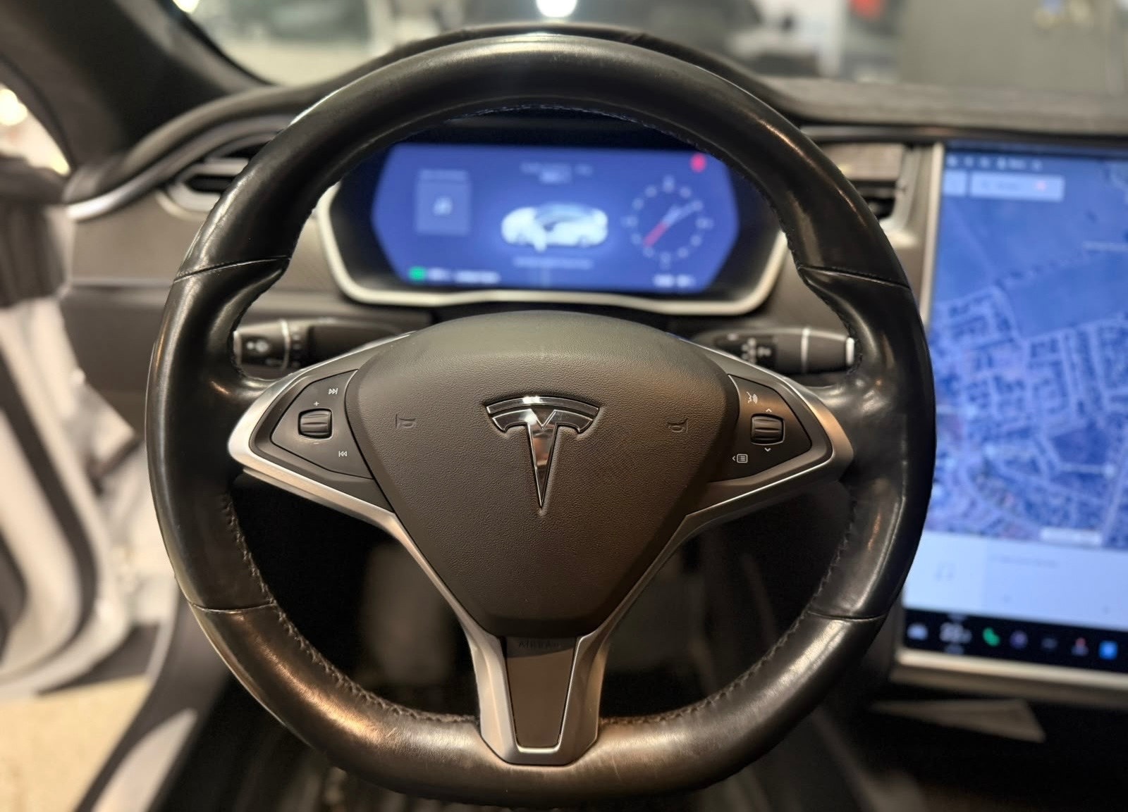 Tesla Model S 90D, 423ps, 2017