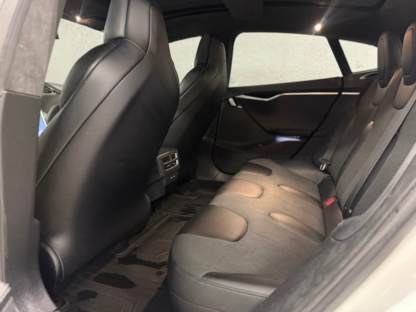 Tesla Model S 90D, 423ps, 2017