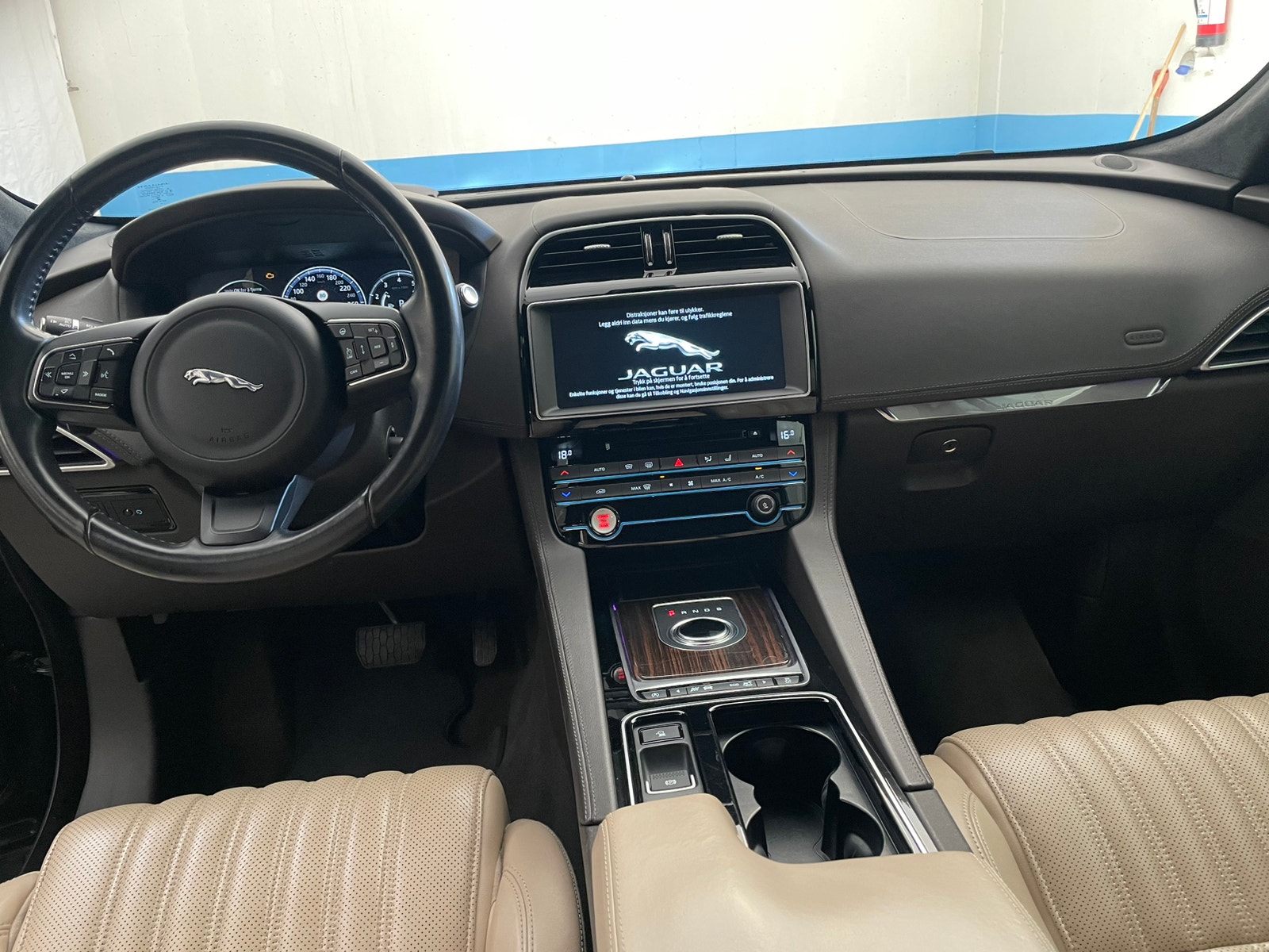 Jaguar F-Pace 35t Automatic, 340hp, 2017
