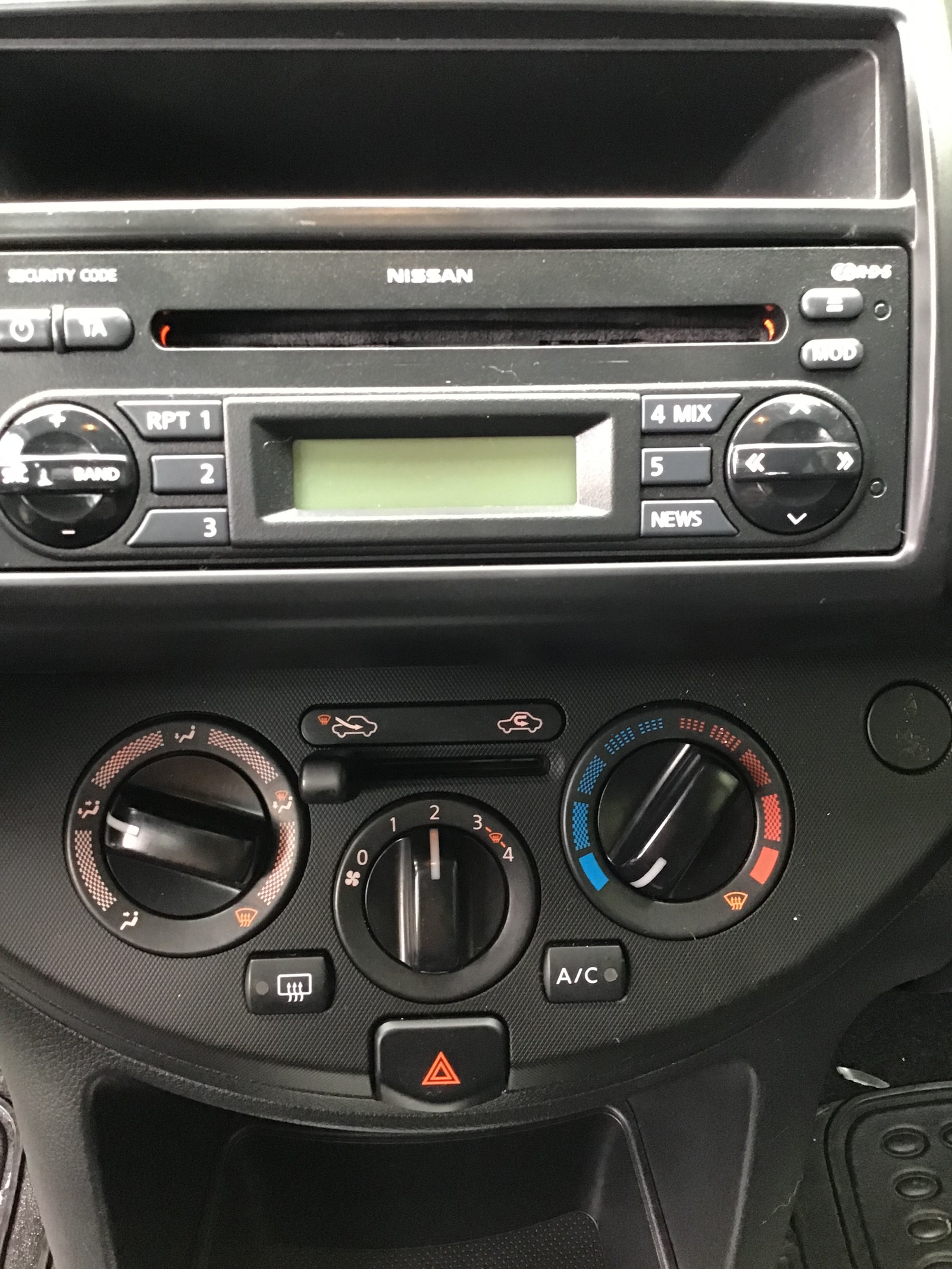 Nissan Note 1.4 Manual, 5-trins, 88ps, 2011