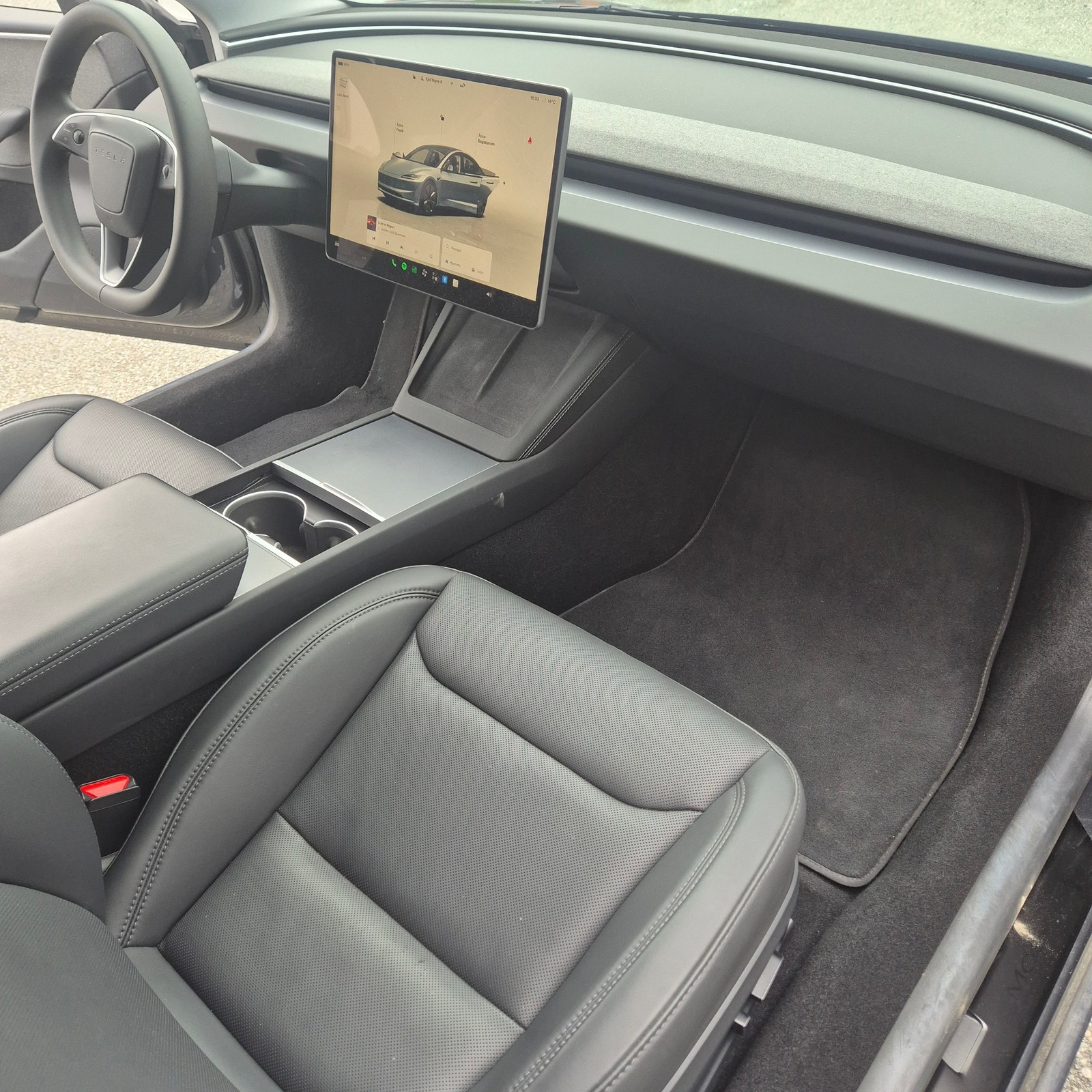 Tesla Model 3 Standard Range, 283hp, 2024