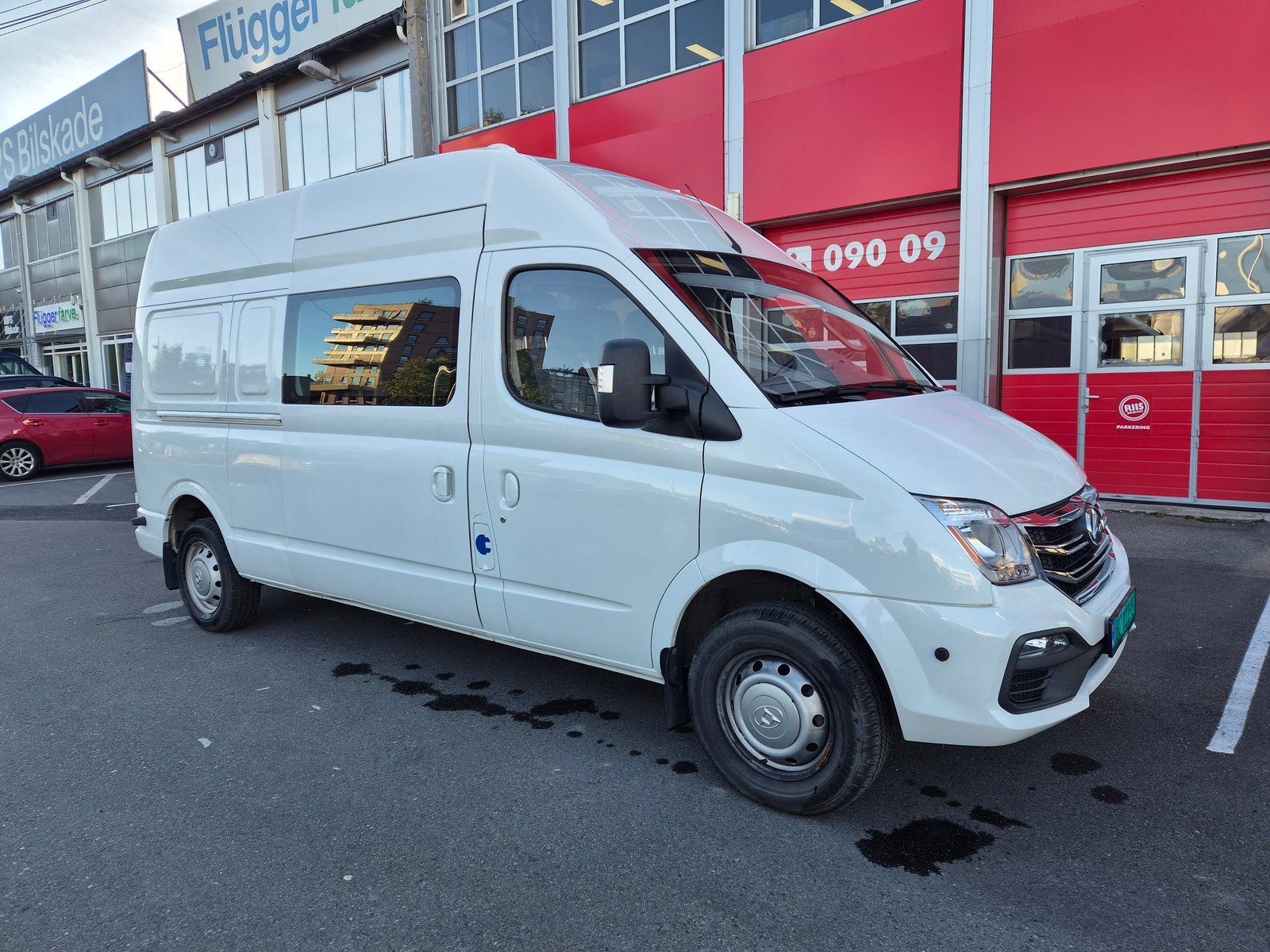 Maxus EV80 56 kWh, 136ps, 2021