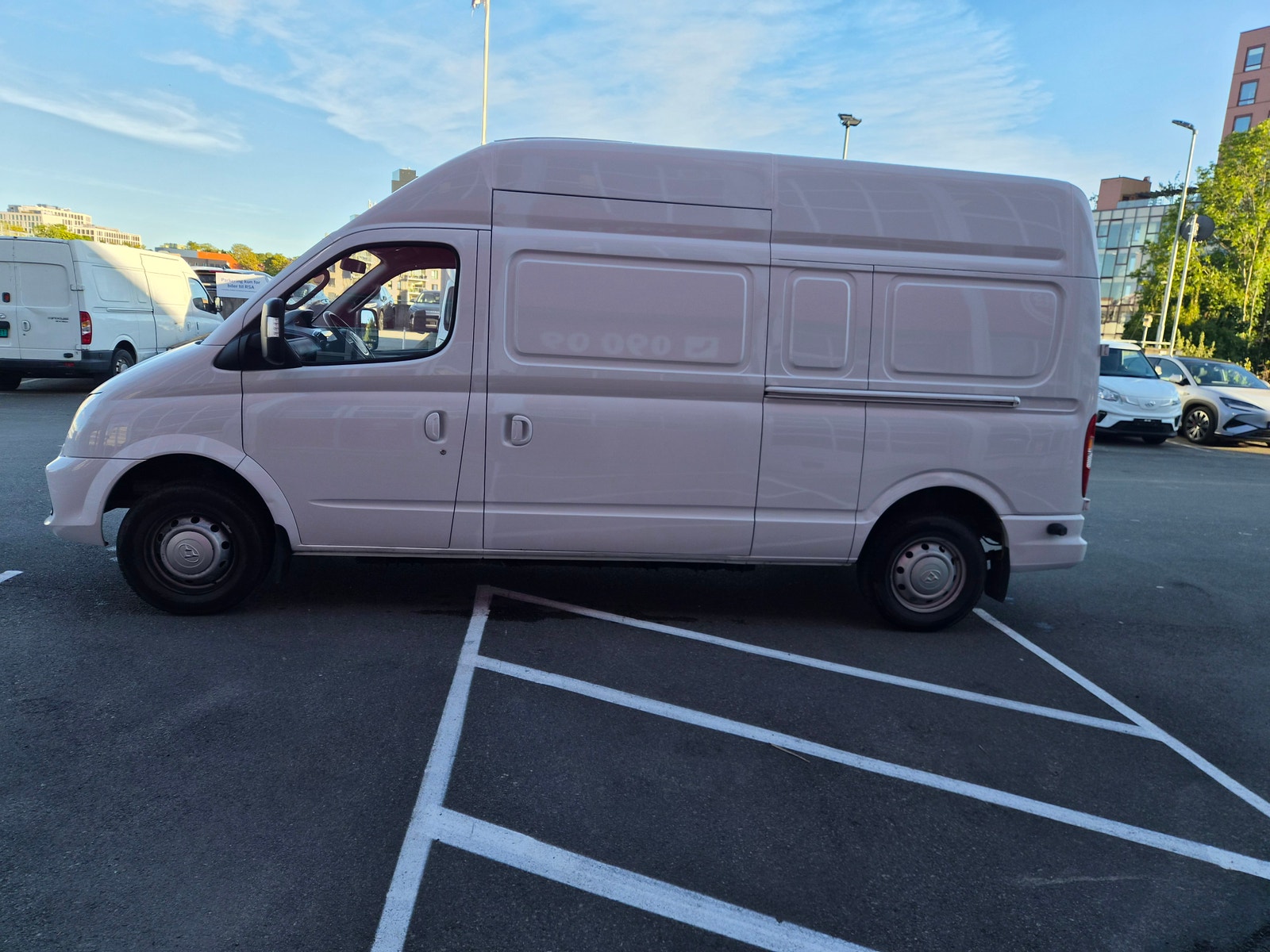 Maxus EV80 56 kWh, 136ps, 2021