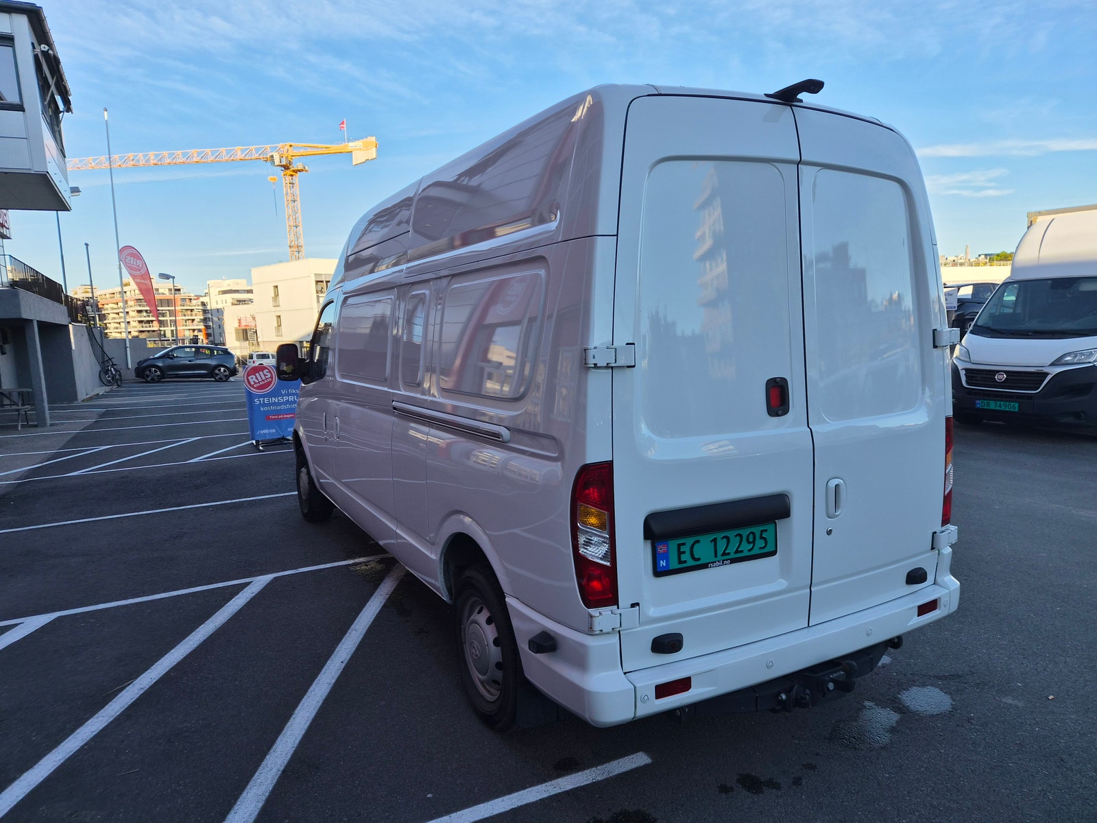 Maxus EV80 56 kWh, 136ps, 2021
