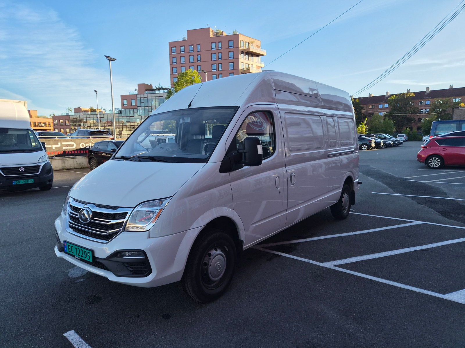 Maxus EV80 56 kWh, 136ps, 2021