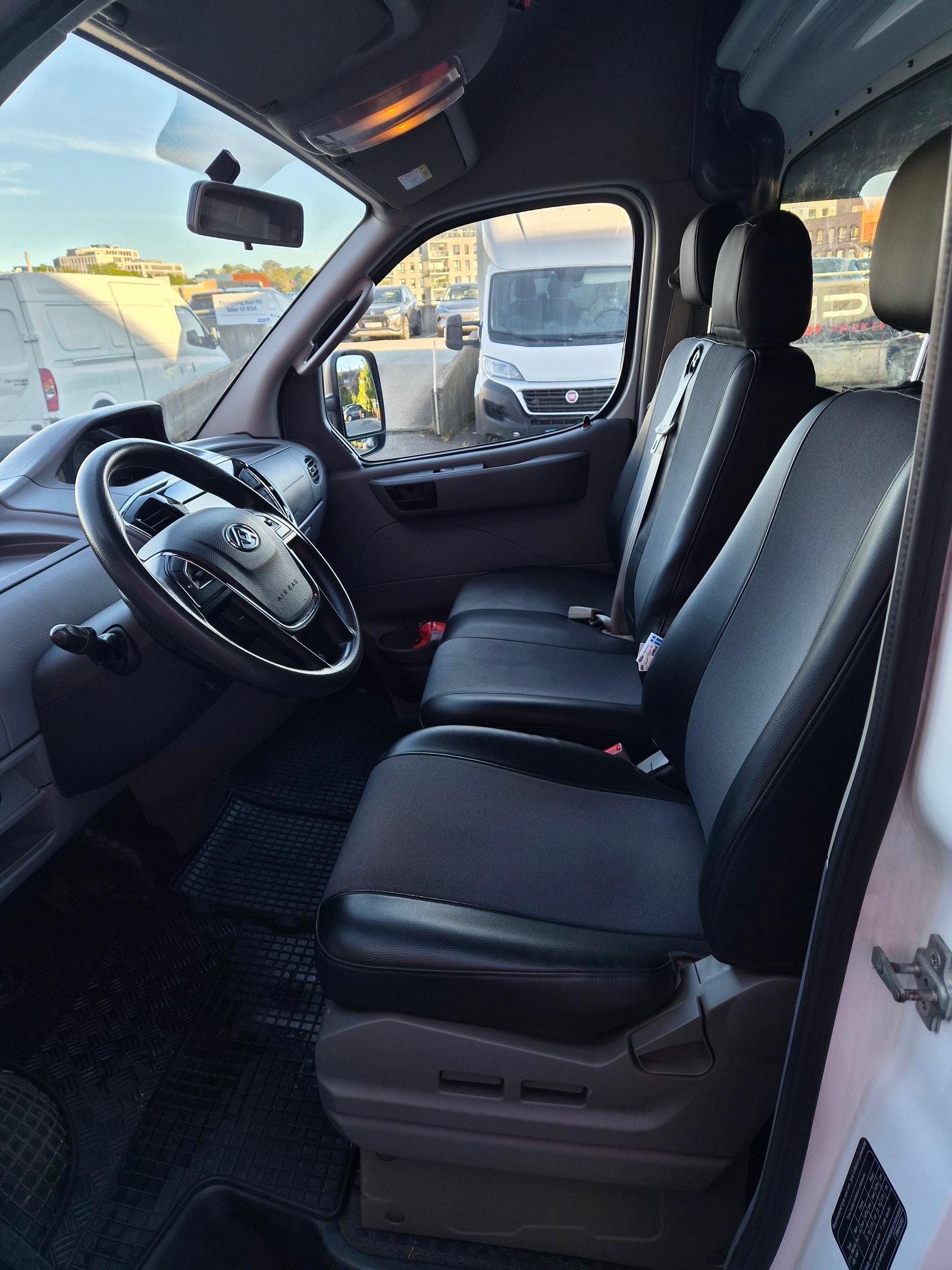 Maxus EV80 56 kWh, 136ps, 2021