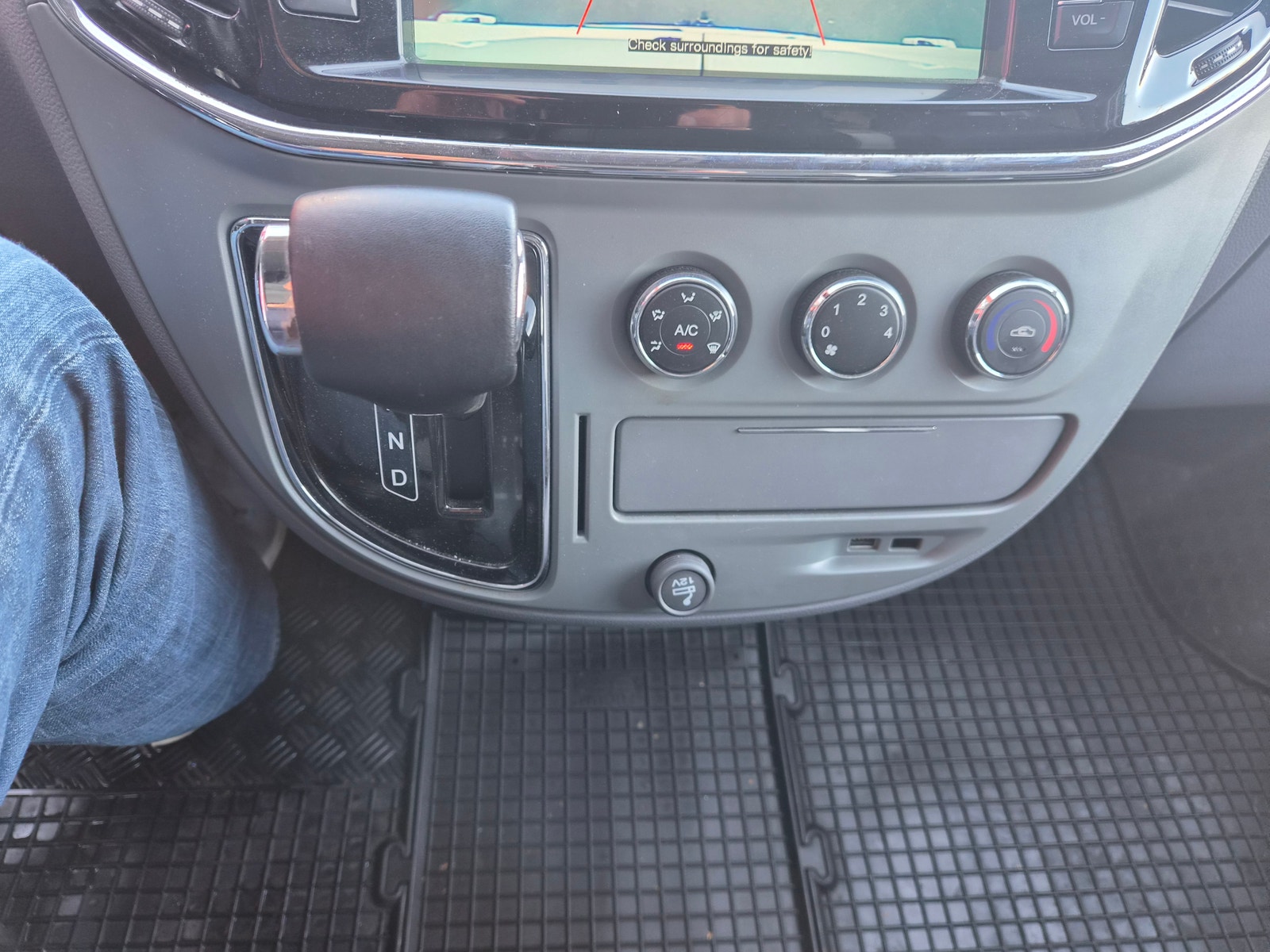 Maxus EV80 56 kWh, 136ps, 2021