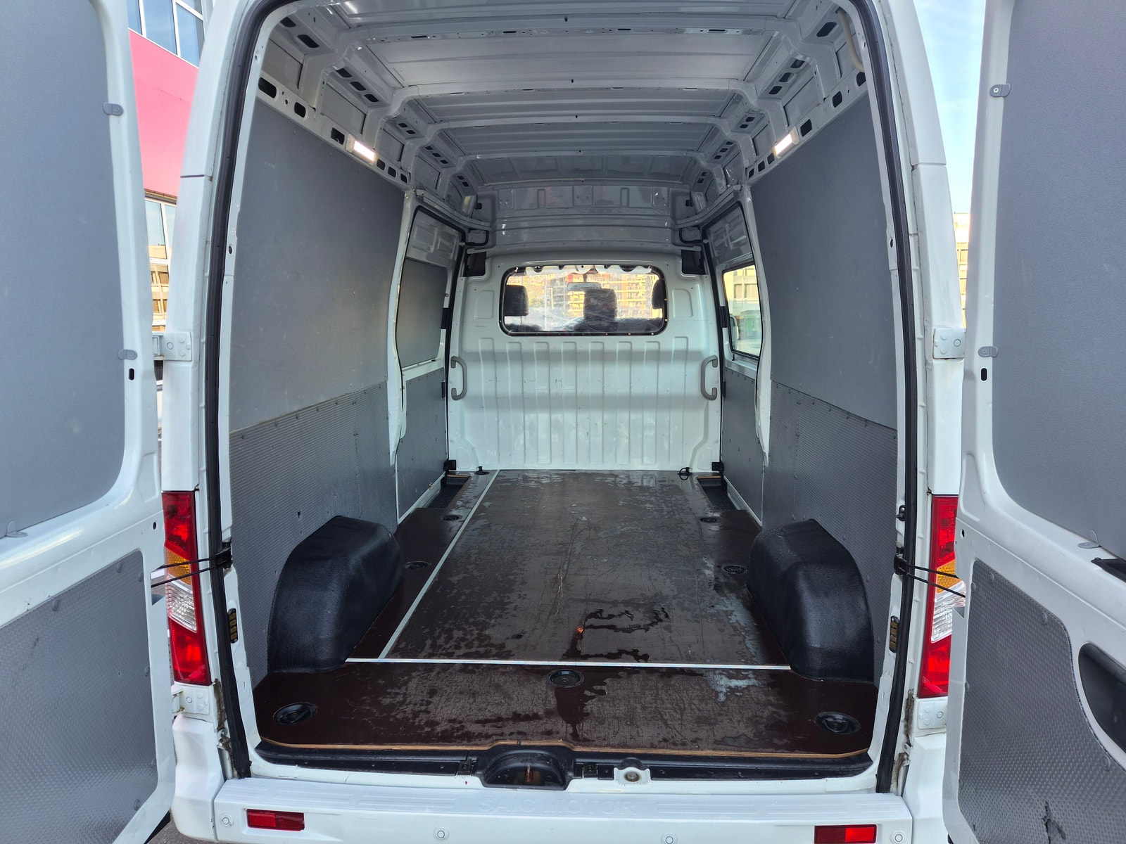 Maxus EV80 56 kWh, 136ps, 2021