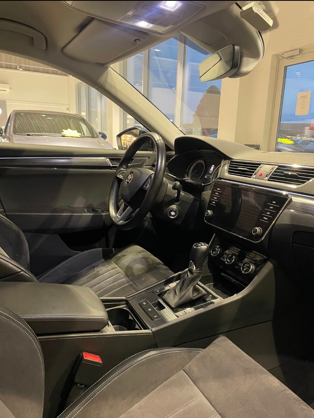 Škoda Superb iV Combi 1.4 TSI iV DSG Sequential, 218hp, 2020