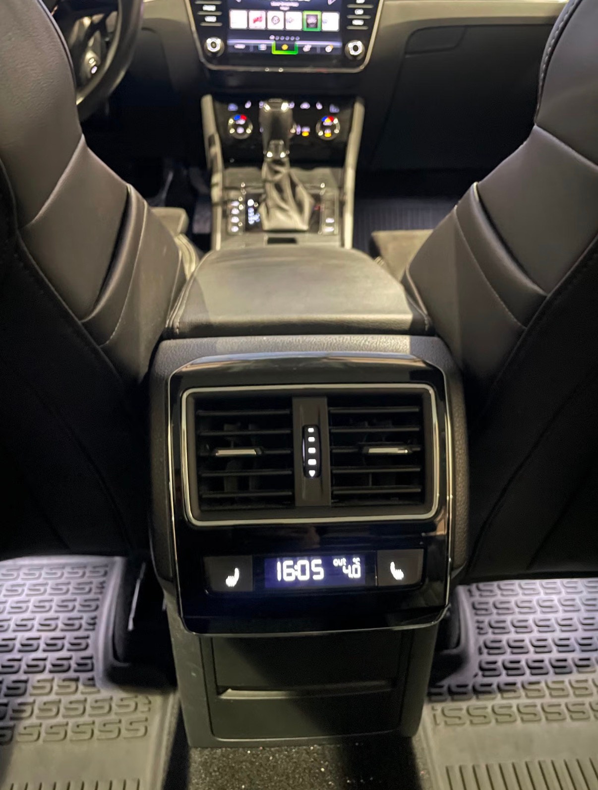 Škoda Superb iV Combi 1.4 TSI iV DSG Sequential, 218hp, 2020