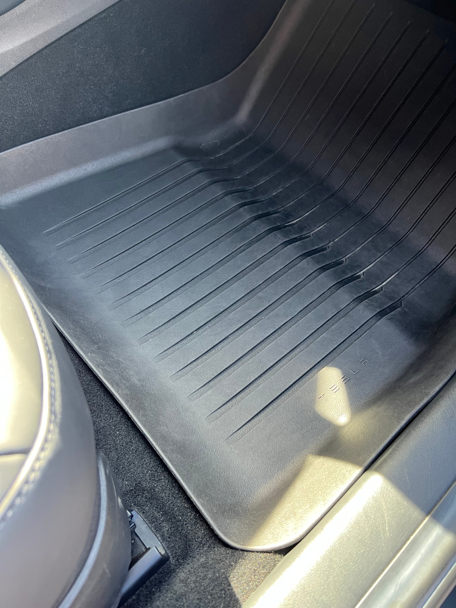 Tesla Model 3 Standard Range Plus, 325ps, 2021