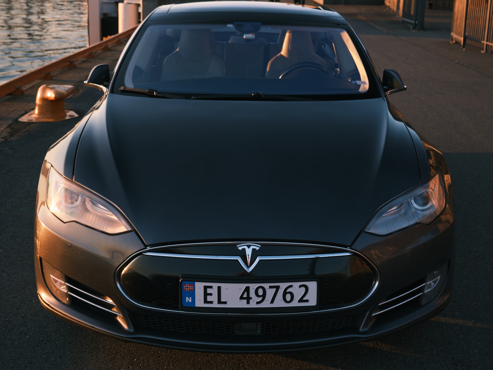 Tesla Model S 85, 378hp, 2014