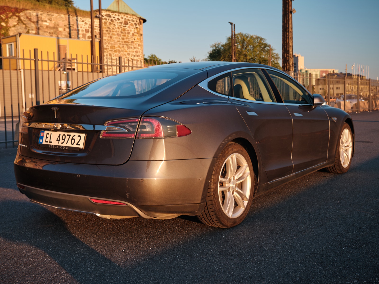 Tesla Model S 85, 378hp, 2014