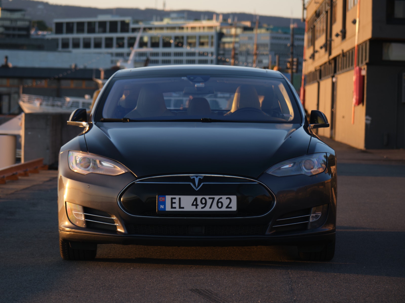 Tesla Model S 85, 378hp, 2014