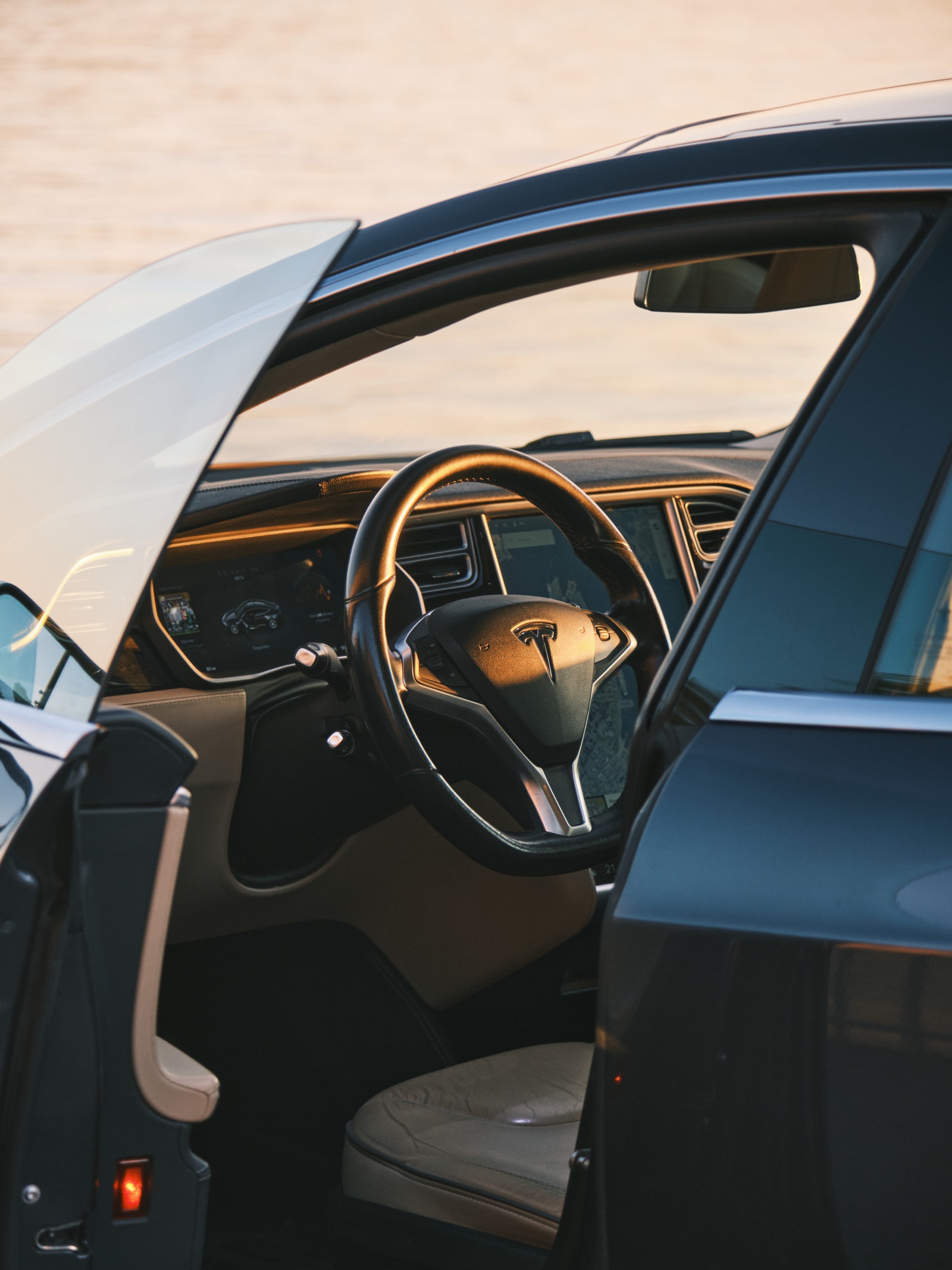 Tesla Model S 85, 378hp, 2014