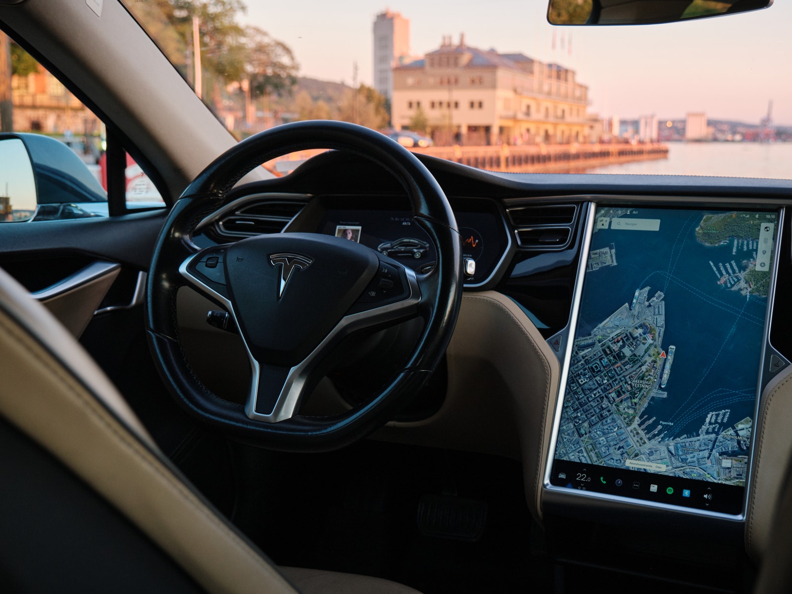 Tesla Model S 85, 378hp, 2014