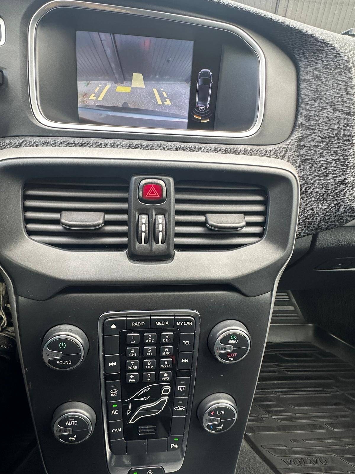 Volvo V40 D2 Manual, 6-trins, 115ps, 2014