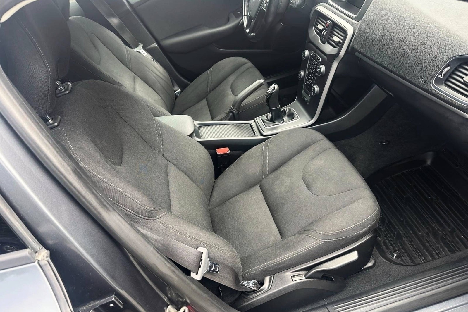 Volvo V40 D2 Manual, 6-trins, 115ps, 2014