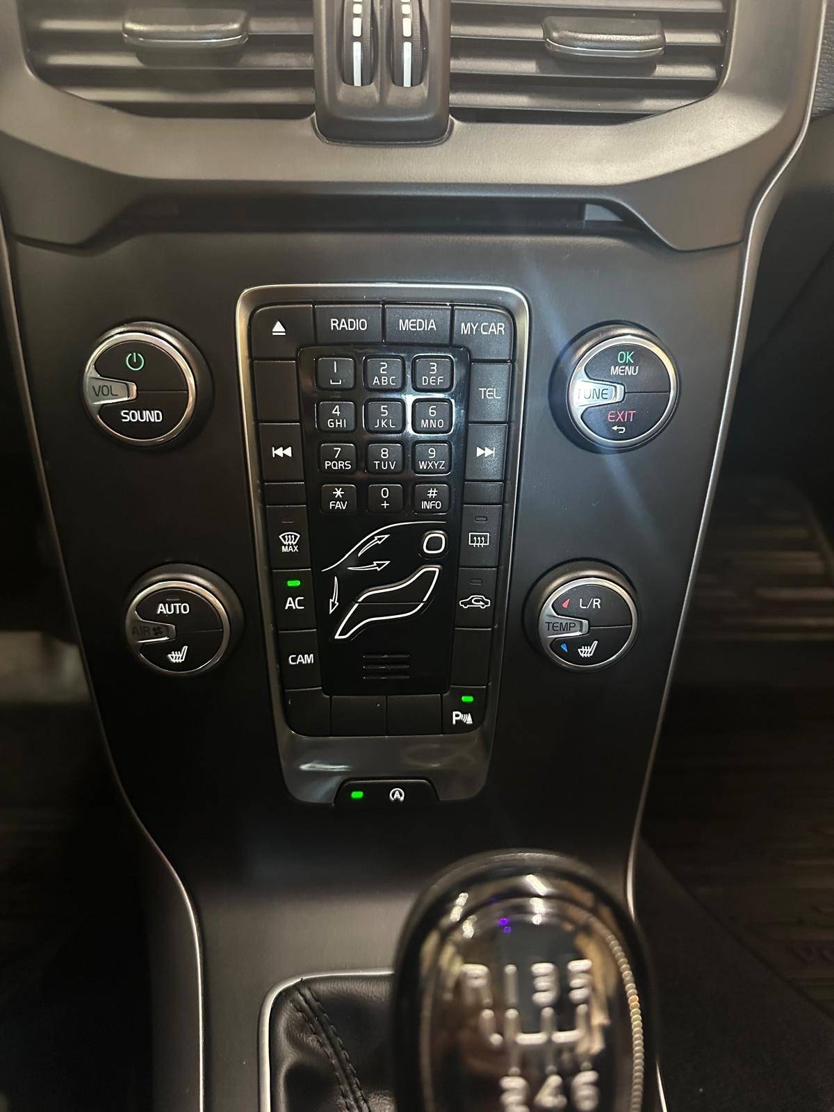 Volvo V40 D2 Manual, 6-trins, 115ps, 2014