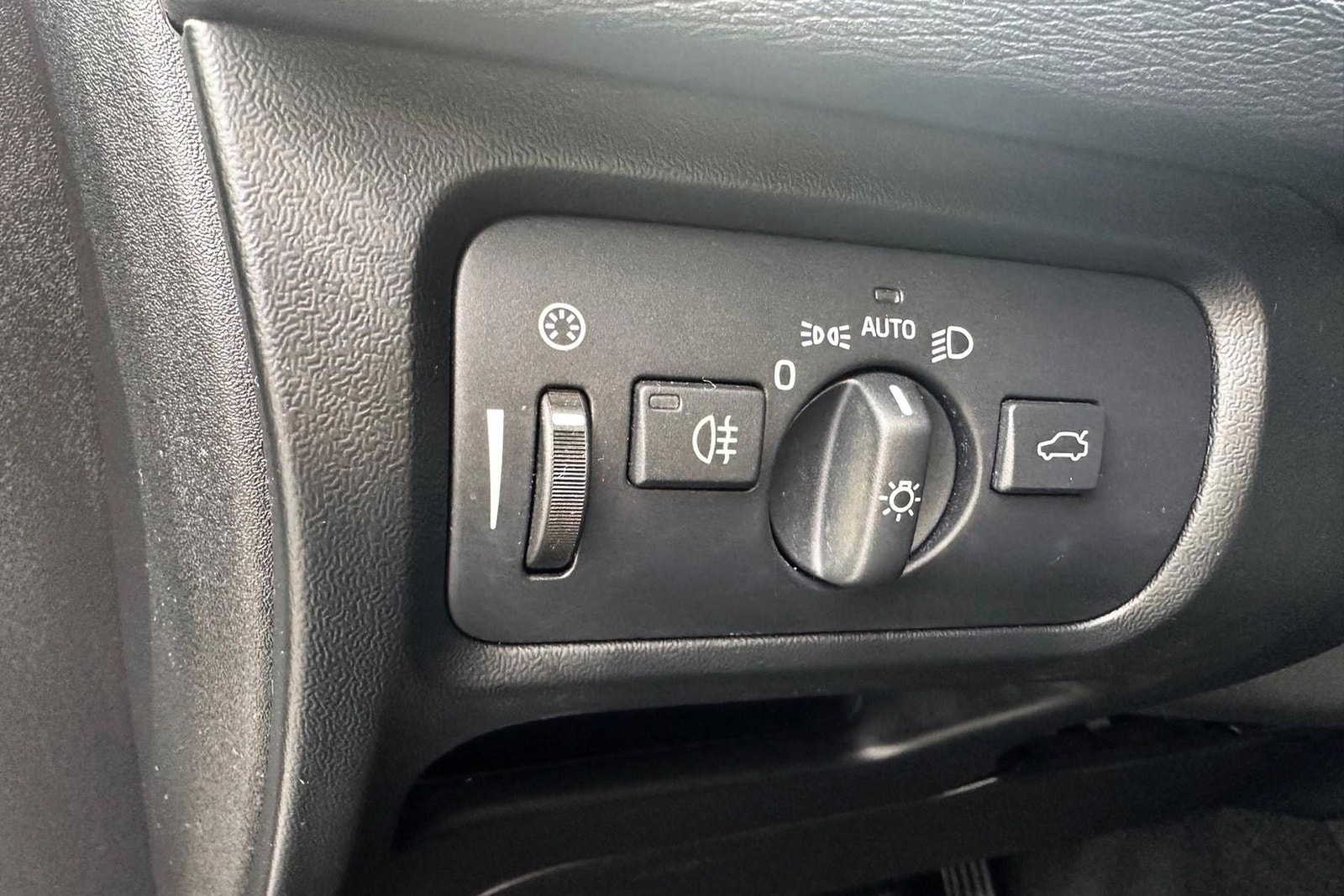 Volvo V40 D2 Manual, 6-trins, 115ps, 2014