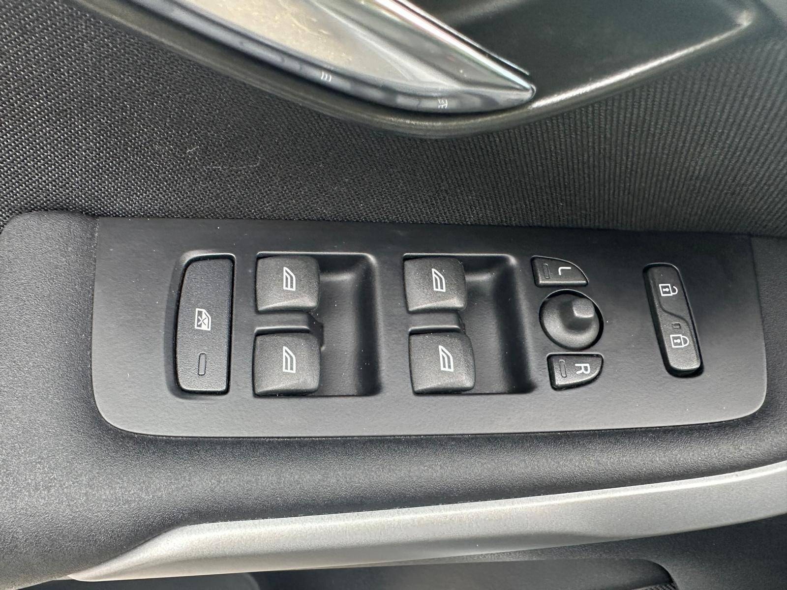 Volvo V40 D2 Manual, 6-trins, 115ps, 2014