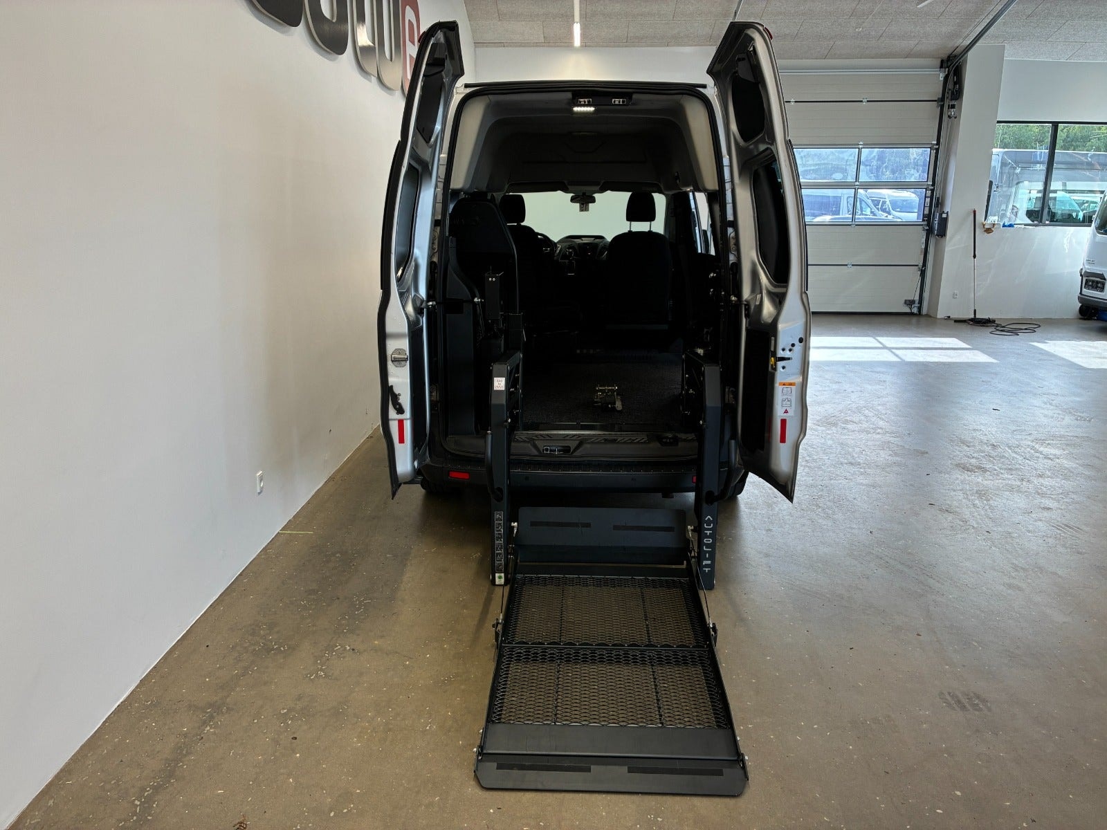 Ford Transit Custom 310 Combi 2.0 TDCi SelectShift, 6-trins, 130ps, 2016