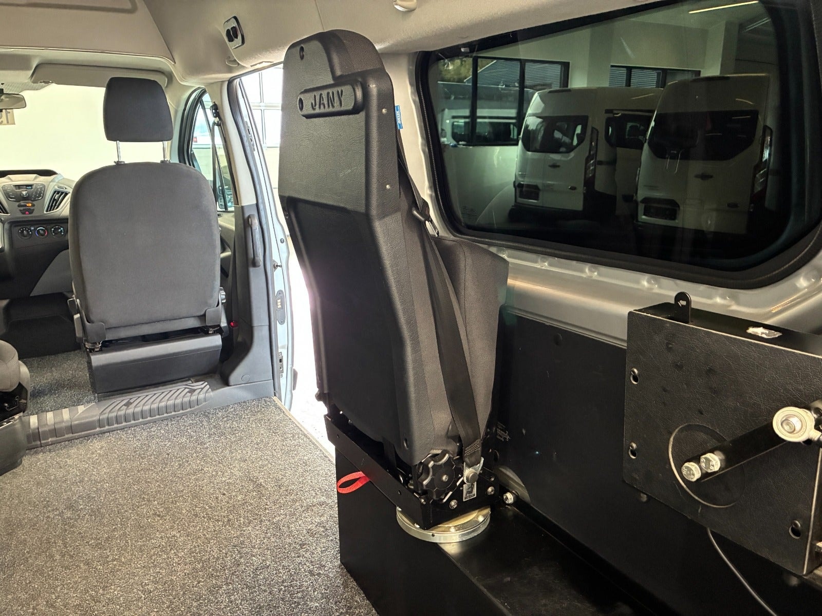 Ford Transit Custom 310 Combi 2.0 TDCi SelectShift, 6-trins, 130ps, 2016