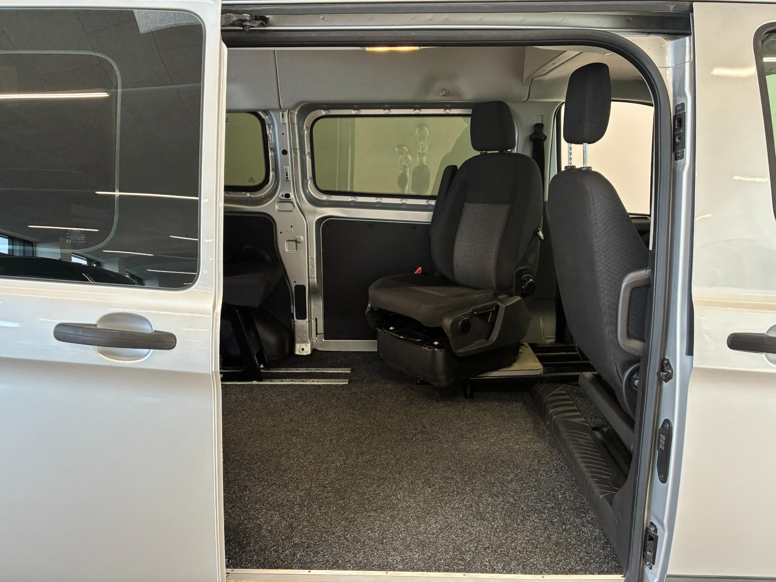 Ford Transit Custom 310 Combi 2.0 TDCi SelectShift, 6-trins, 130ps, 2016