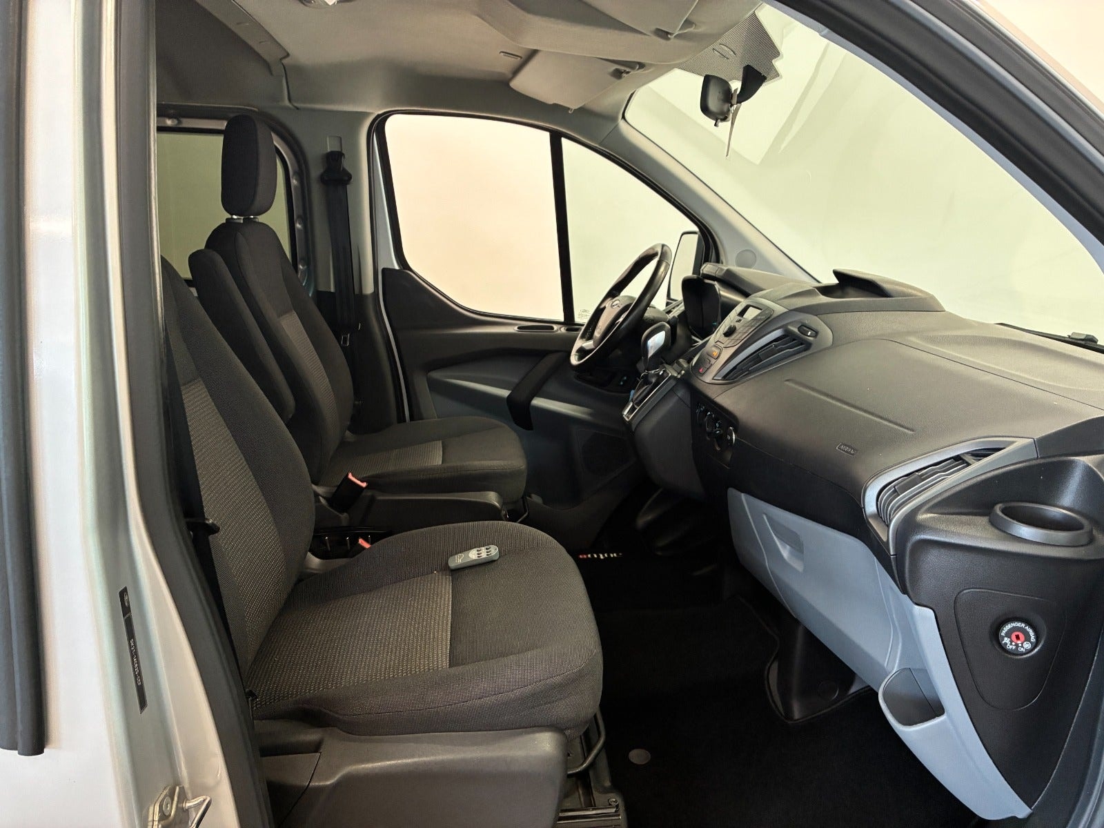 Ford Transit Custom 310 Combi 2.0 TDCi SelectShift, 6-trins, 130ps, 2016