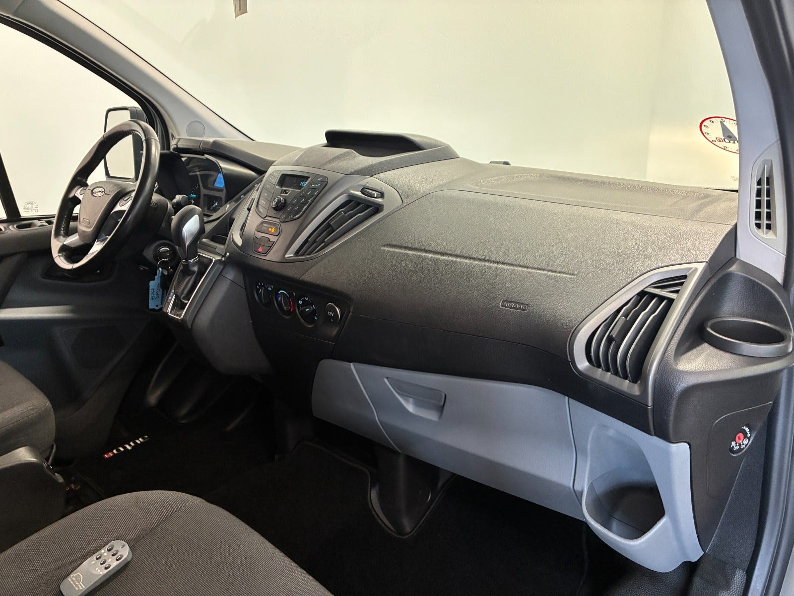 Ford Transit Custom 310 Combi 2.0 TDCi SelectShift, 6-trins, 130ps, 2016