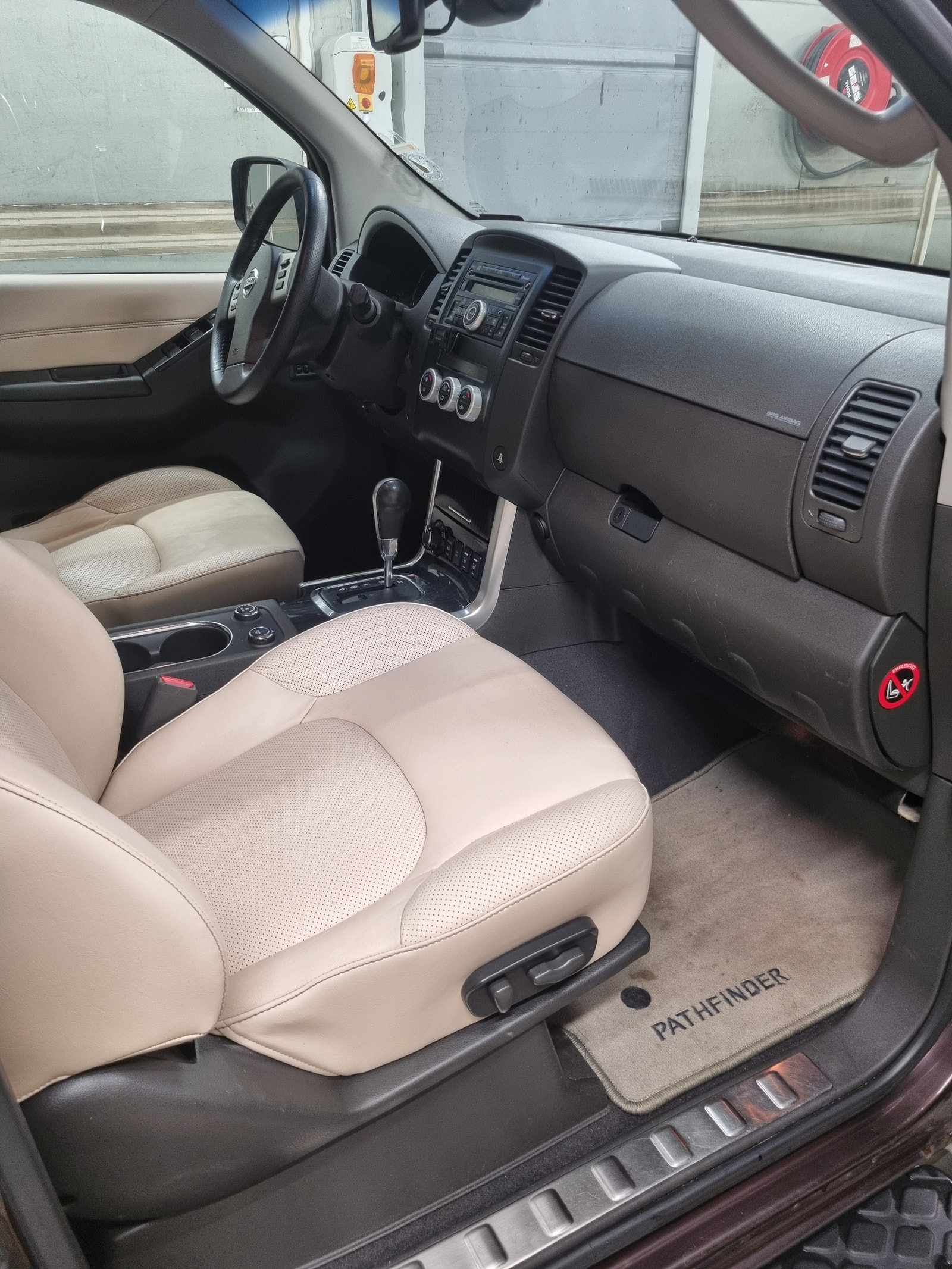 Nissan Pathfinder 3.0 V6 4WD Automatic, 231hp, 2011