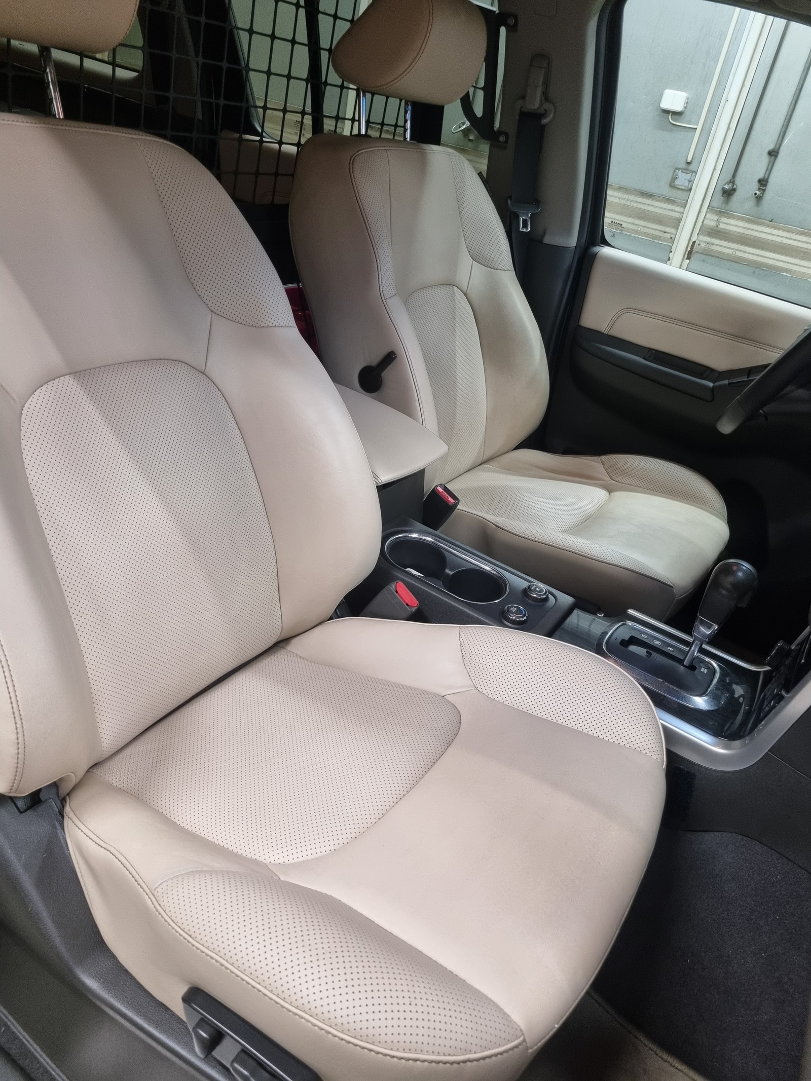 Nissan Pathfinder 3.0 V6 4WD Automatic, 231hp, 2011