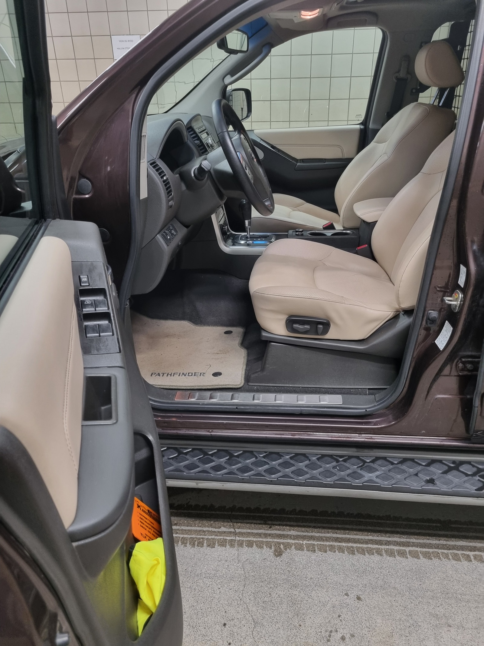 Nissan Pathfinder 3.0 V6 4WD Automatic, 231hp, 2011