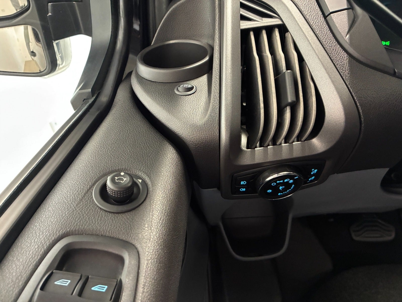 Ford Transit Custom 310 Combi 2.0 TDCi SelectShift, 6-trins, 130ps, 2018