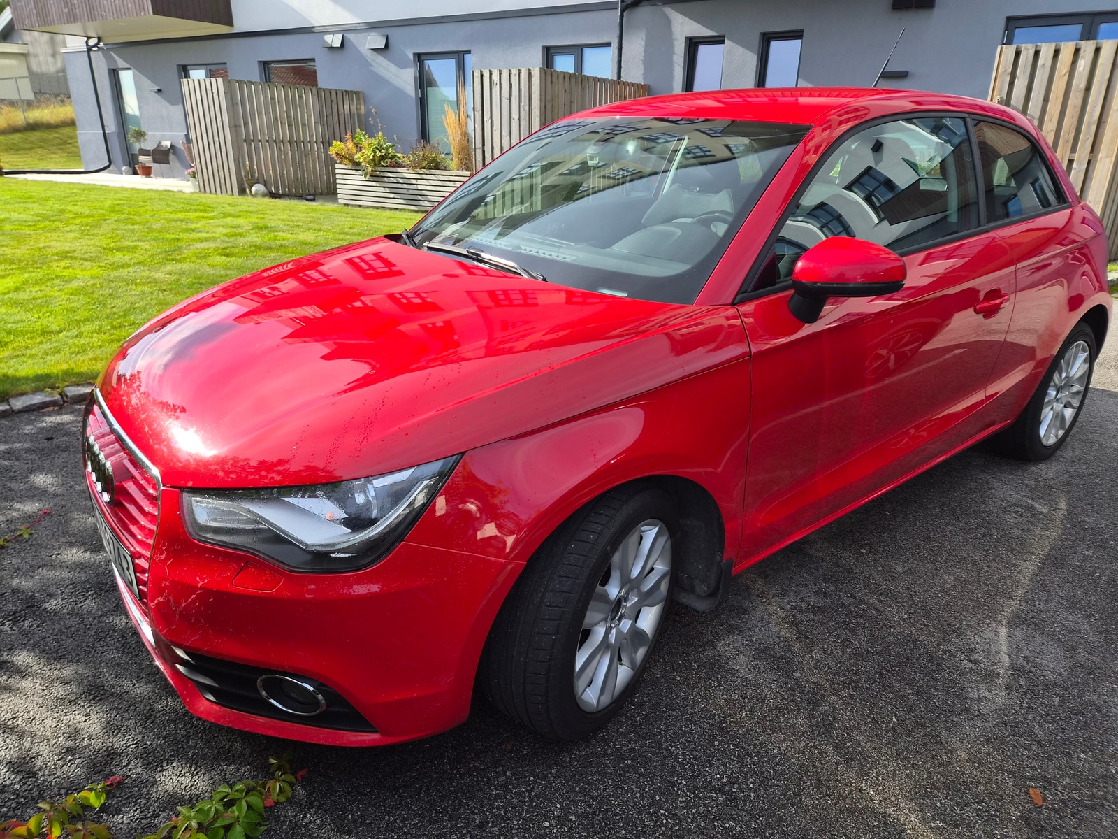 Audi A1 1.6 TDI  Manual, 105hp, 2011