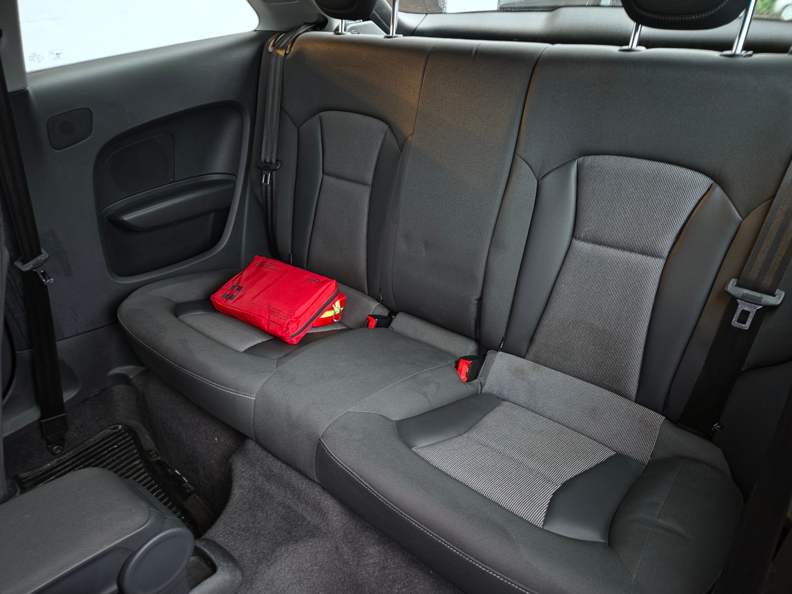 Audi A1 1.6 TDI  Manual, 105hp, 2011