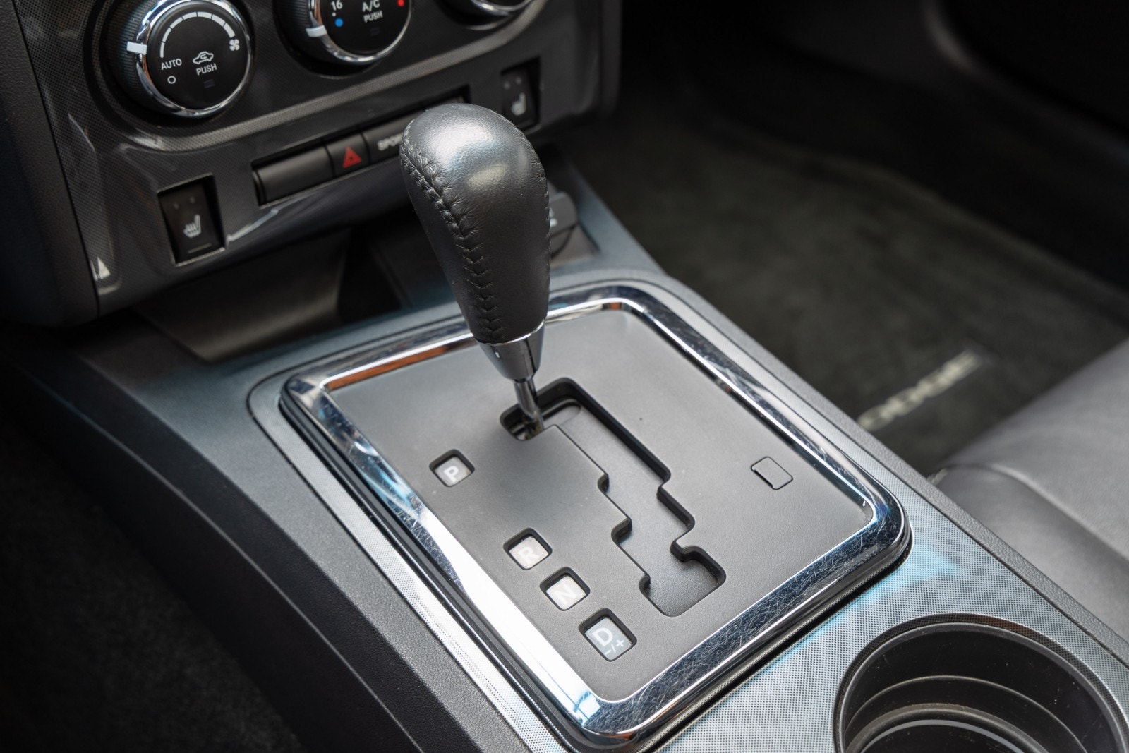 Dodge Challenger 3.6 V6 Automatic, 309hp, 2012