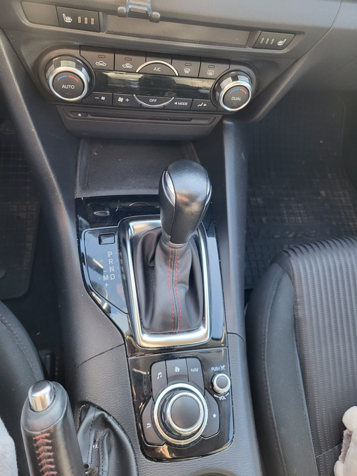 Mazda 3 Sport 2.0 SKYACTIV-G Automatic, 120hp, 2014