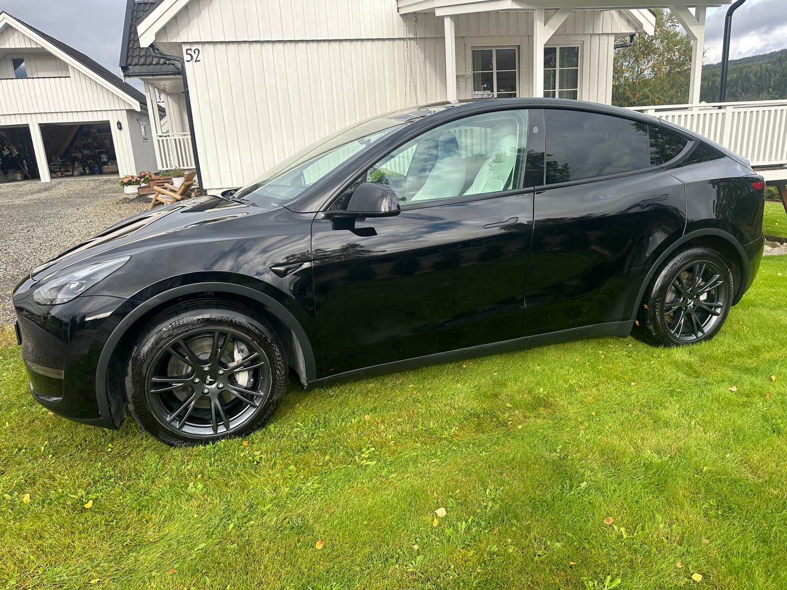 Tesla Model Y Long Range AWD, 514ps, 2025