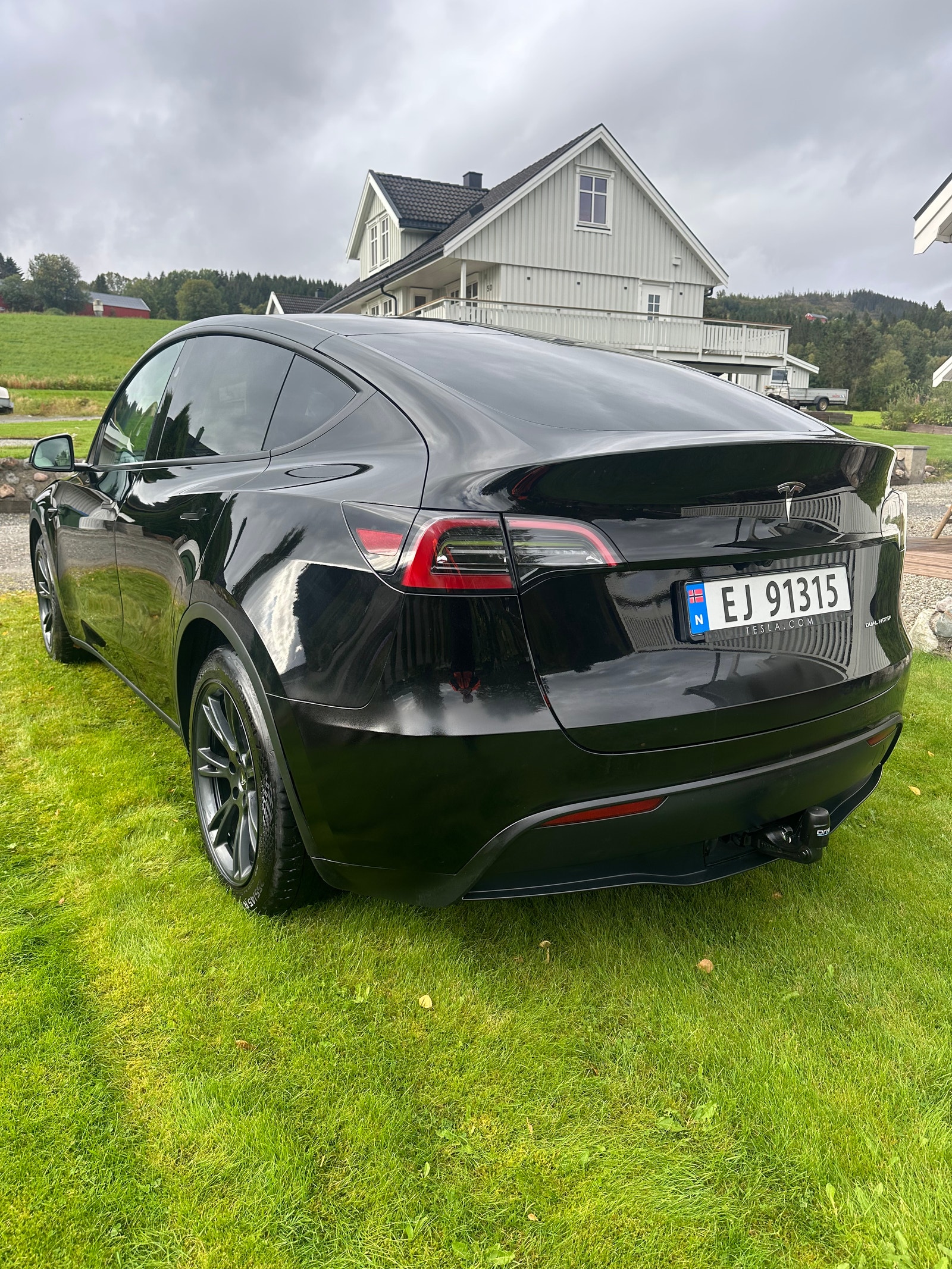 Tesla Model Y Long Range AWD, 514ps, 2025