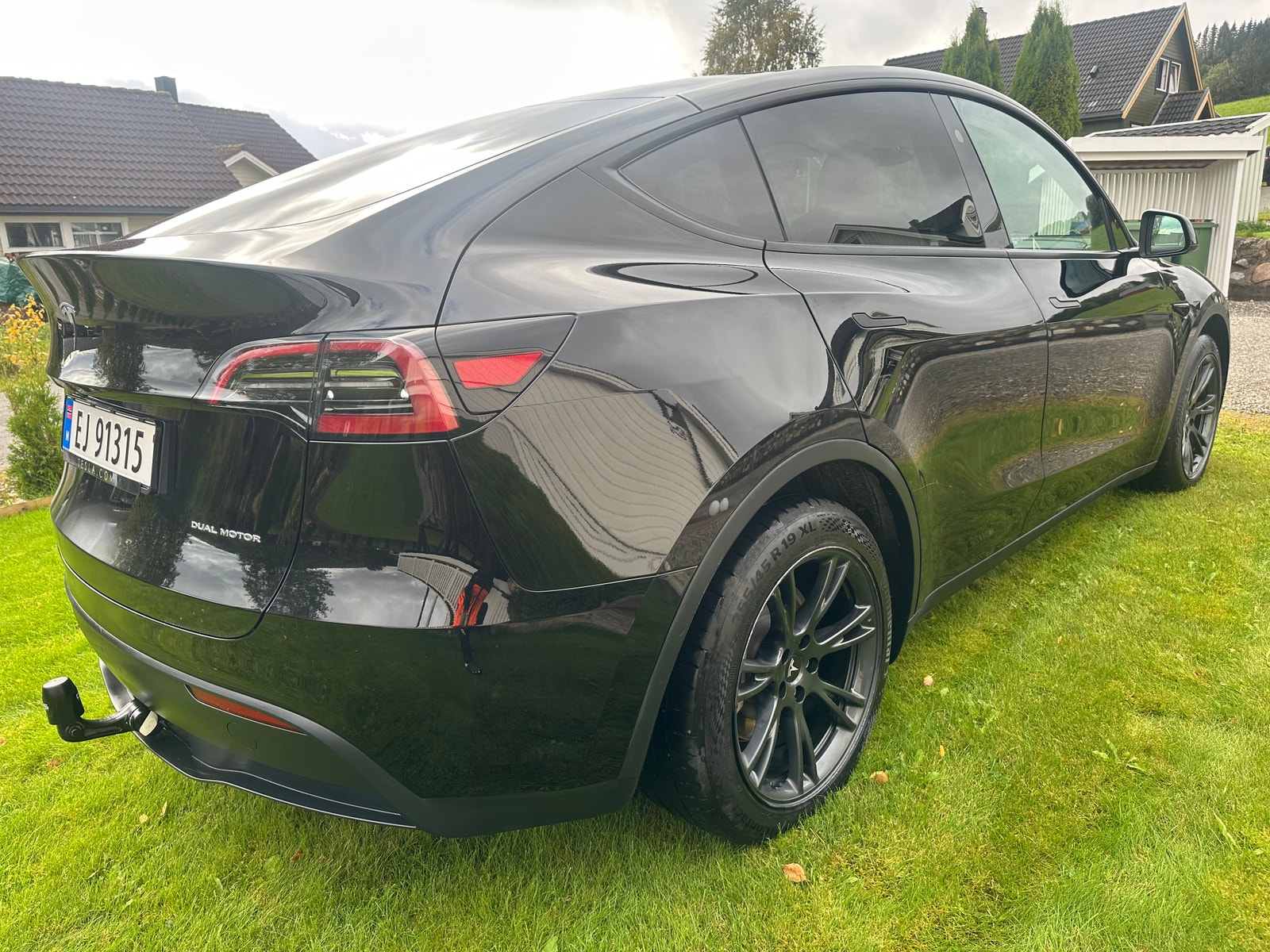 Tesla Model Y Long Range AWD, 514ps, 2025