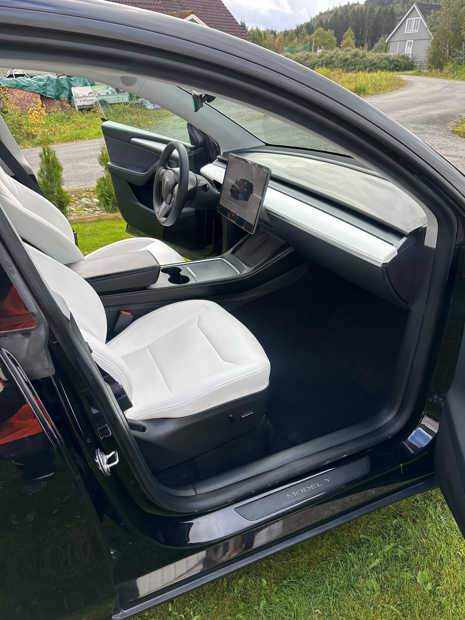 Tesla Model Y Long Range AWD, 514ps, 2025