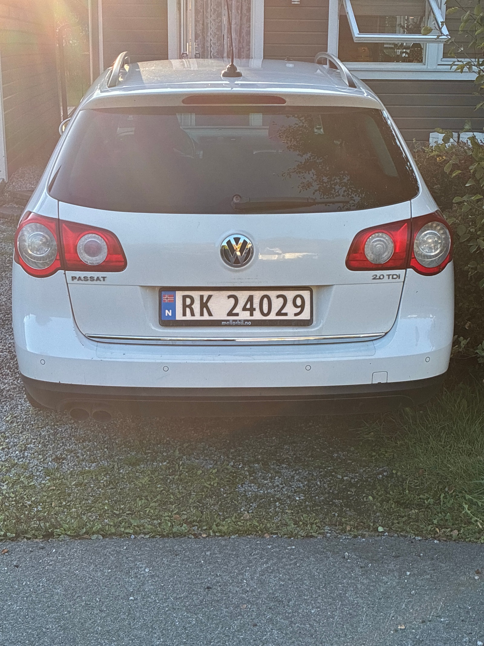 Volkswagen Passat Variant 2.0 TDI DPF DSG Sequential, 6-trins, 140ps, 2010