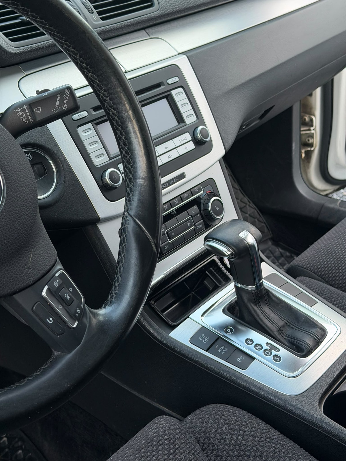 Volkswagen Passat Variant 2.0 TDI DPF DSG Sequential, 6-trins, 140ps, 2010