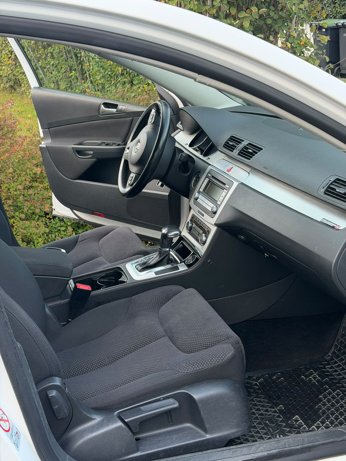 Volkswagen Passat Variant 2.0 TDI DPF DSG Sequential, 6-trins, 140ps, 2010