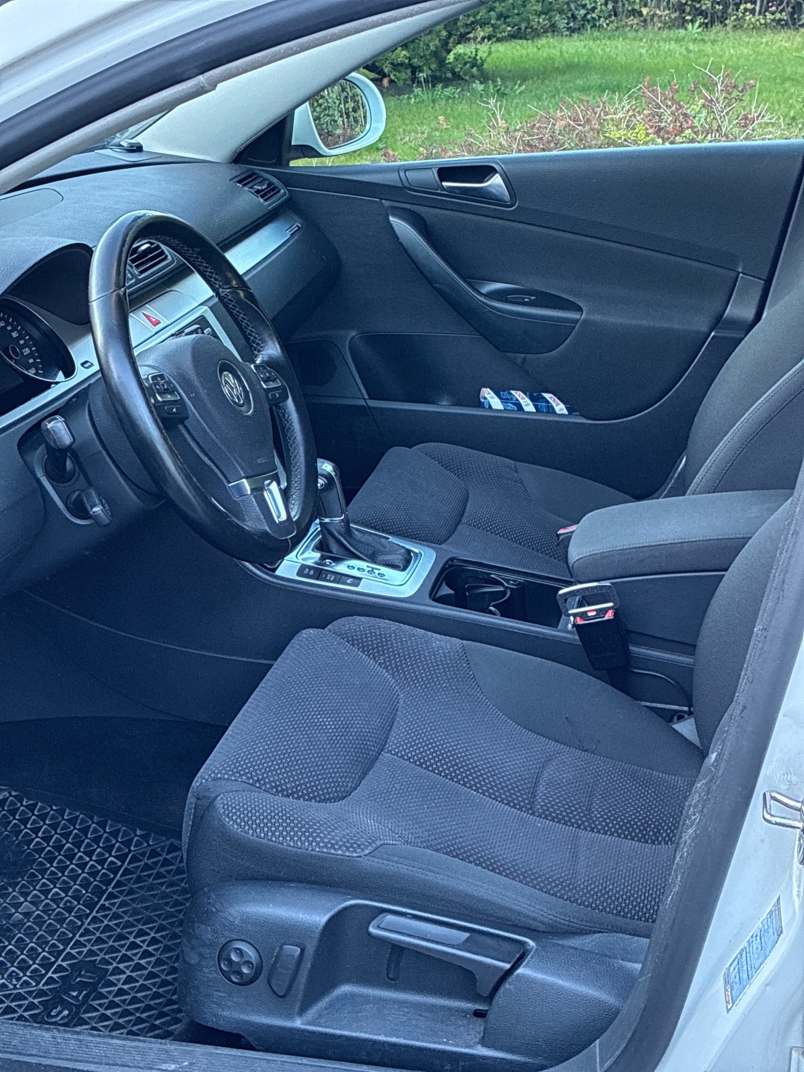 Volkswagen Passat Variant 2.0 TDI DPF DSG Sequential, 6-trins, 140ps, 2010