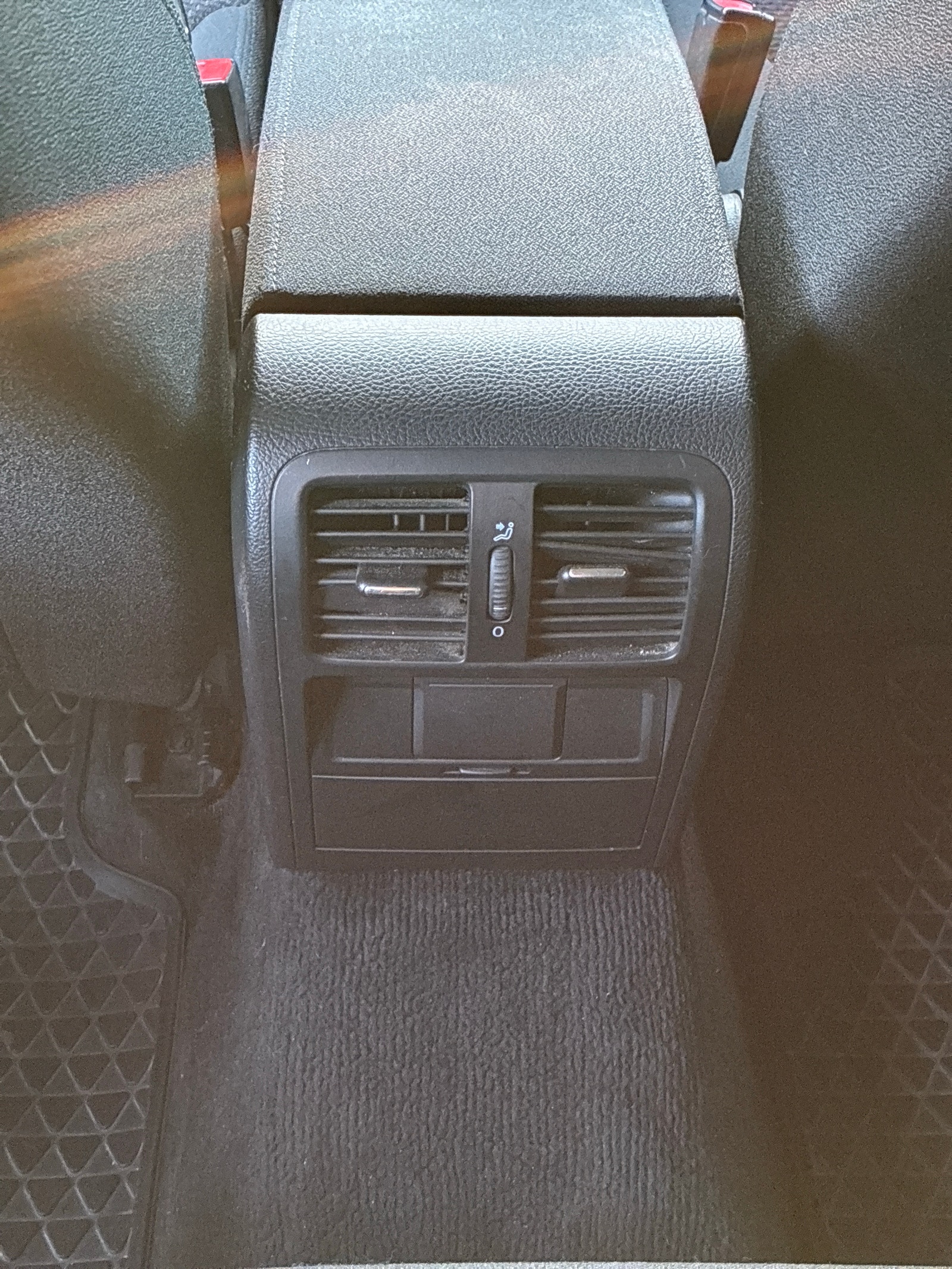 Volkswagen Passat Variant 2.0 TDI DPF DSG Sequential, 6-trins, 140ps, 2010