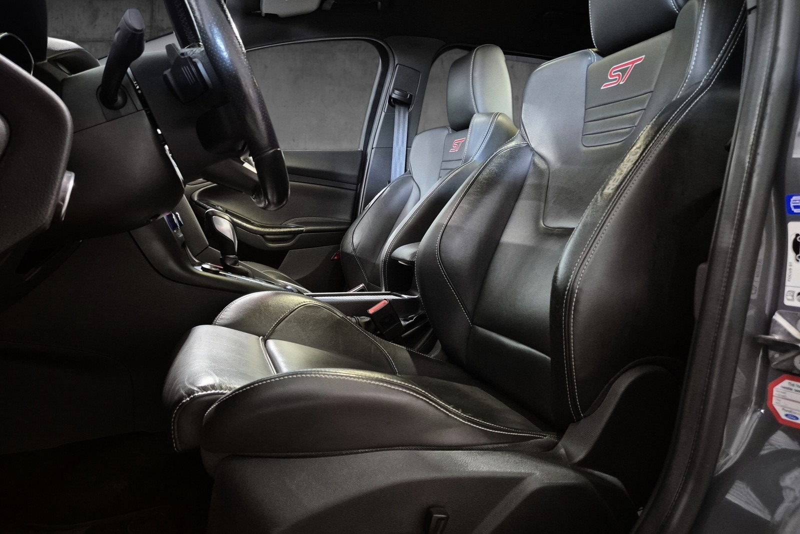 Ford Focus ST Combi Powershift 6, 6-trins, 185ps, 2018