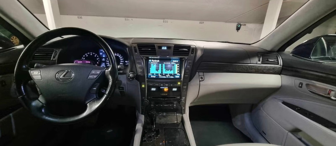 Lexus LS 600h AWD 5.0 V8 CVT, 445ps, 2008