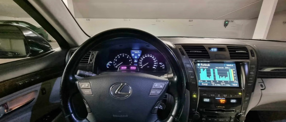 Lexus LS 600h AWD 5.0 V8 CVT, 445ps, 2008